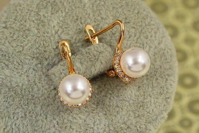 Серьги Xuping Jewelry жемчуг с фианитами по кругу 1,7 см золотистые