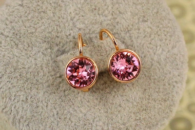 Сережки Xuping Jewelry Сваровськи проза із рожевими каменями 1,5 см золотисті