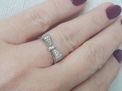 Золоте кільце Бантик з фіанітами. 700181-бел 16,5