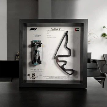 Объемная Деревяная АРТ Рамка 25x25см С Лимитированной Моделью Panini F1 W05 Hybrid №44 Lewis Hamilton World Champions 2014 с + 3D Трасса Abu Dhabi GP "Yas Marina Circuit"