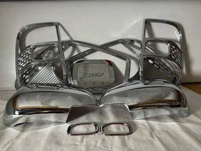 Хромований комплект накладок TOYOTA RAV4 2000-2006