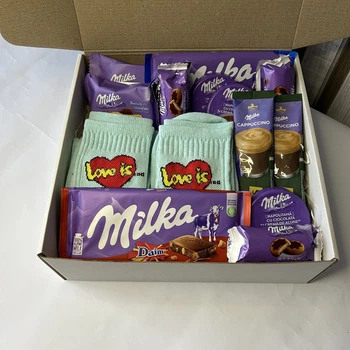 Подарочный бокс для девушки с носками, сладостями и кофе Milka - подарок на день рождения