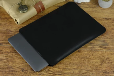 Чехол для MacBook Модель H1 из натуральной кожи цвет Черный