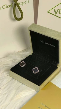 Серьги - пусеты Van Cleef черные