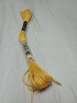 Нитки муліне для вишивання AIRO 725 Жовтий 8м