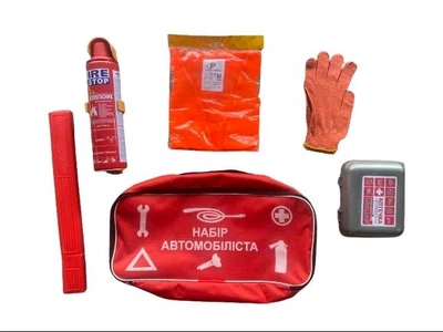 Набір 6 в 1 для авто (сумка,вогнегасник вуглекислий 1кг,знак аварійки,аптечка,жилетка,рукавиці)