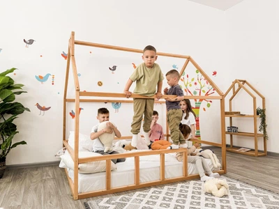 Детская кровать домик Монтессори BUSY WOOD напольная Модель 2 200х140 см натуральное дерево