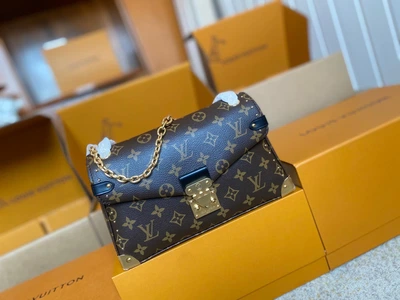 Сумка Louis Vuitton Pochette Metis Revers кросс-боді 27/16/8см