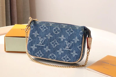 Сумка Louis Vutton Mini Pochette Accessoires M82960