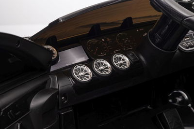 Електромобіль для дітей Lean Toys Mercedes CLA 45s AMG 4x4 лакований Чорний (5905991011620) Електромобіль для дітей Lean Toys Mercedes CLA 45s AMG 4x4 лакований Чорний (5905991011620)