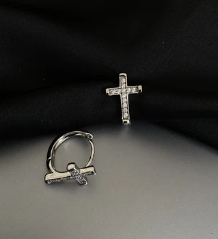 Сережки Хрестики англійський замок срібного кольору 32020 One Size