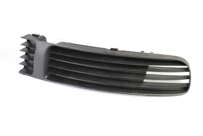 Решітка в бампері права VW PASSAT B5 96-00 (TEMPEST). 3B0853678B41