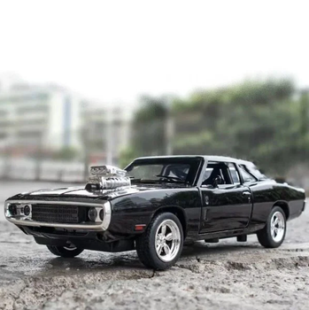 Моделька машини Dodge Charger 1970, точна до найдрібніших дрібниць, має звукові та світлові ефекти