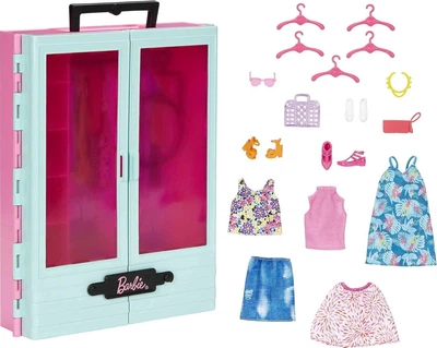 Игровой набор Барби шкаф чемодан с наборами одежды Barbie Closet Playset with Outfits HKR92