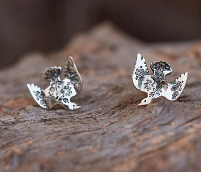 Серьги пусеты этнические серебряные с птицами Голубки mini 925