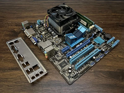 Ігровий комплект Материнская плата M5A78L + AMD Athlon x4 640 + 8GB DDR3 Б/В