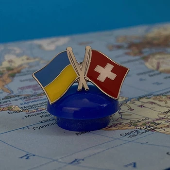 Значок Dobroznak прапори України / Швейцарії (6264)