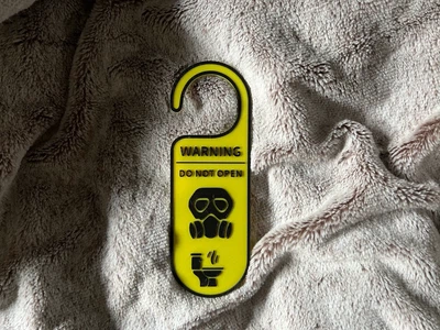 Табличка-попередження "Do Not Open". Aivory