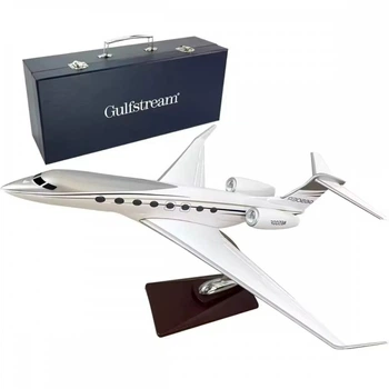 Модель літака Gulfstream G650ER у подарунковому кейсі