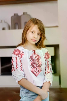 Вишиванка для дівчинки Ромби біла з червоним 140