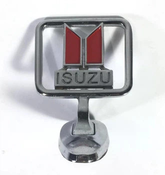 Емблема приціл на капот Isuzu Хромований лиття на скотчі (заводський)
