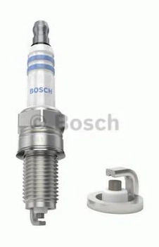 Комплект свічок запалювання Bosch (0 242 135 801)