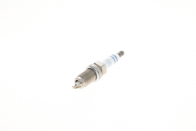 Свеча зажигания VW Golf V/Passat 2.0 FSI 04-10 - 0 242 235 775 BOSCH