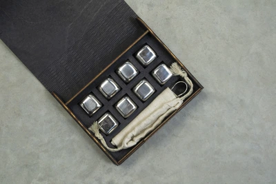 Кубики для виски Moltis Relax Whiskey Stones Original Wood 8 шт из метала в сребном цвете (MBS-10507)