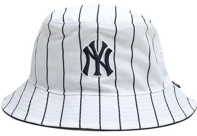 Панама 47 Brand NEW YORK YANKEES PINSTRIPED белый, темно-синий Унисекс OSFA