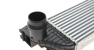 Интеркулер Valeo 818561 Opel Movano; Renault Master 4420575, 144960015R, 93168279