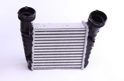 Радіатор інтеркулера VW Passat 1.9/2.0 TDI 00-05 30138A NRF