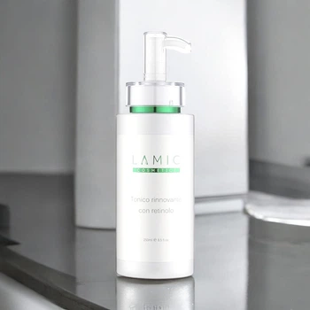 Восстанавливающий тоник для лица с ретинолом для возрастной кожи Lamic Renewing Tonic with Retinol 250 мл