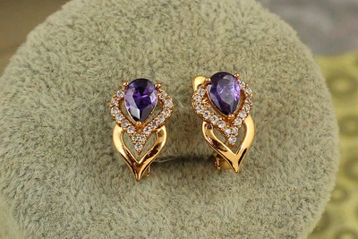 Сережки Xuping Jewelry Перина з фіолетовим каменем 1,6 см золотисті