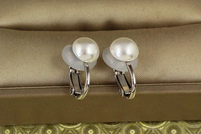 Серьги клипсы Xuping Jewelry половинка жемчужины 1,6 см серебристые