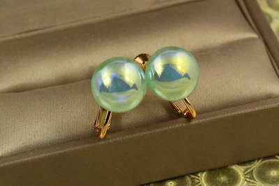 Сережки кліпси Xuping Jewelry кульки зелений перламутр 1,6 см золотисті