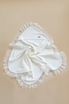 Плед на выписку и крещение с кружевом "Lace" молочный (MB110660BM)