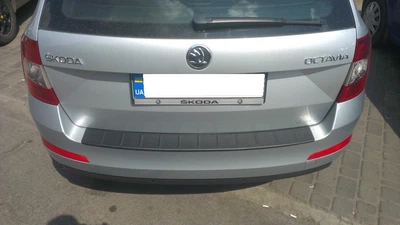 Накладка на задній бампер Skoda A7 (2013-2020) Combi