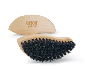 Щетка из конского волоса для бережной очистки кожаного салона Gyeon Q²M Leather Brush