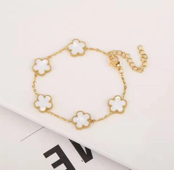 Браслет "Клевер" золотистый с белыми вставками в стиле Ван Клиф Van Cleef