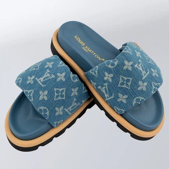 Шльопанці жіночі Louis Vuitton з лого на болоньї 38 синій