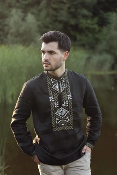 Чоловіча вишита сорочка MOTYV «Карпатська» (чорний льон, зелена вишивка гладдю) | Розмір 2XL