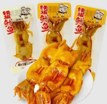 Острые жареные кальмары на шпажках Spicy Squid 20г