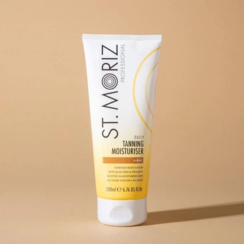 Лосьйон зволожуючий для поступової засмаги St.Moriz Professional Tanning Moisturiser, 200 мл