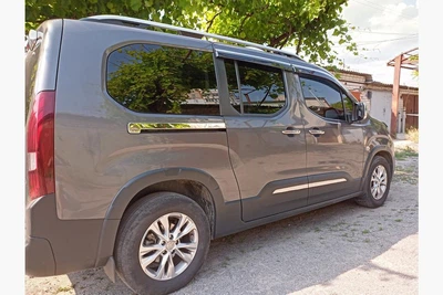 Нержавеющие молдинги для движущейся дверцы Citroen Berlingo/Multispace 2019+ (2 шт.)