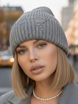 Шапка No Brand унисекс рванка с метеллическим декором серая