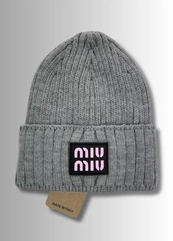 Вязаная шапка бини с резиновой нашивкой Miu One-size Серый