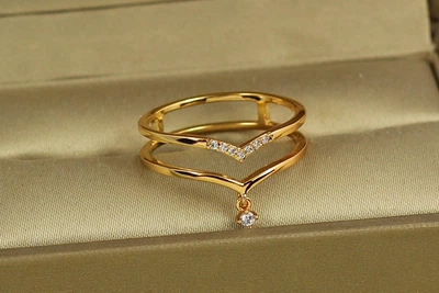 Кольцо Xuping Jewelry галочка с фианитом, который танцует р 20 золотистое
