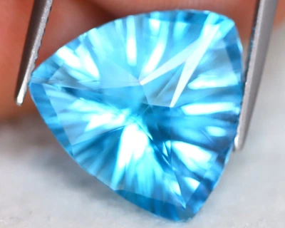 Натуральный Топаз Swiss Blue (Свис Блю) 10.02 ct 15.3 x 15.3 x 8.6mm