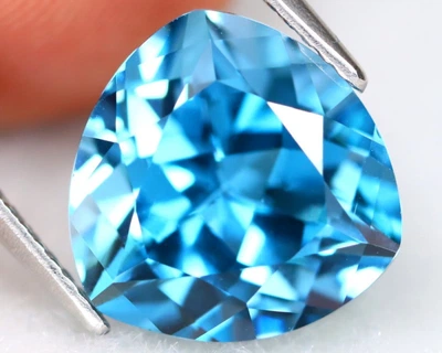 Натуральный Топаз London Blue (Лондон Блю) 7.13Сt. 11.7 x 11.9 x 7.6mm