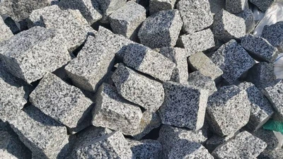 Гранітна бруківка Покост 10х10х5 см, колота
